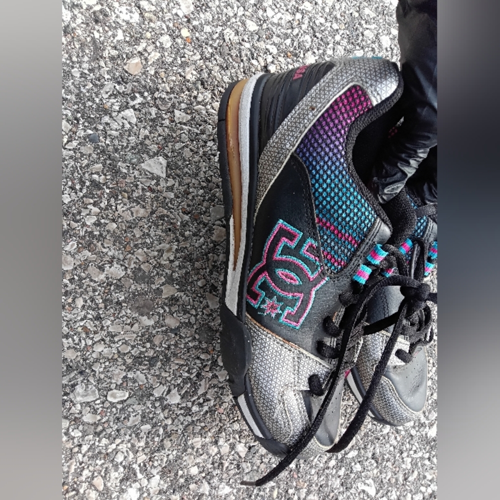 Women's DC Multi Color Skateboard Shoes Size 9